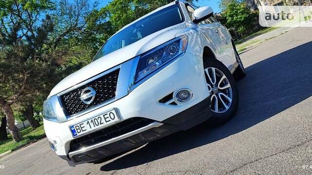 Белый Ниссан Патфайндер, объемом двигателя 2.49 л и пробегом 270 тыс. км за 12399 $, фото 12 на Automoto.ua