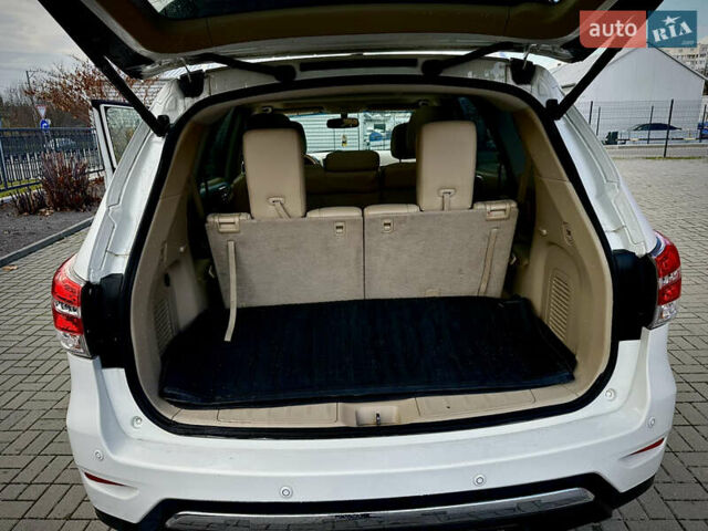 Белый Ниссан Патфайндер, объемом двигателя 2.5 л и пробегом 220 тыс. км за 11900 $, фото 21 на Automoto.ua