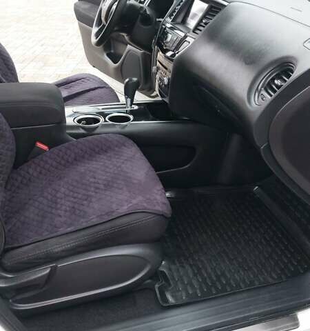 Белый Ниссан Патфайндер, объемом двигателя 3.5 л и пробегом 250 тыс. км за 12700 $, фото 19 на Automoto.ua