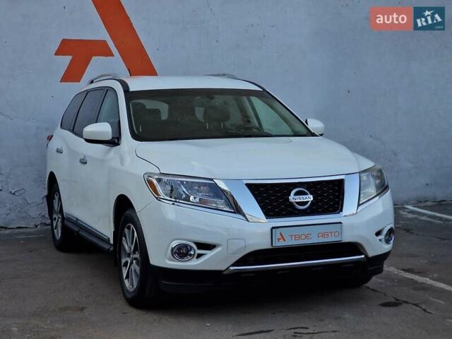 Білий Ніссан Патфайндер, об'ємом двигуна 2.5 л та пробігом 223 тис. км за 13490 $, фото 5 на Automoto.ua