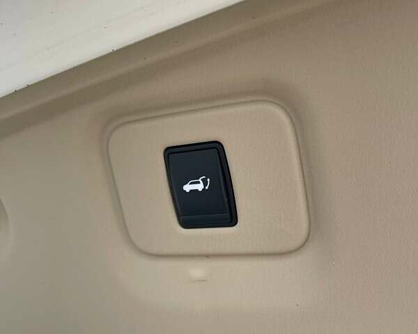 Белый Ниссан Патфайндер, объемом двигателя 2.5 л и пробегом 143 тыс. км за 12600 $, фото 29 на Automoto.ua