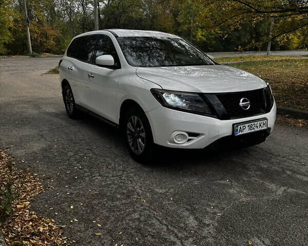 Белый Ниссан Патфайндер, объемом двигателя 3.5 л и пробегом 250 тыс. км за 11700 $, фото 7 на Automoto.ua