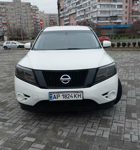Белый Ниссан Патфайндер, объемом двигателя 3.5 л и пробегом 250 тыс. км за 12700 $, фото 2 на Automoto.ua