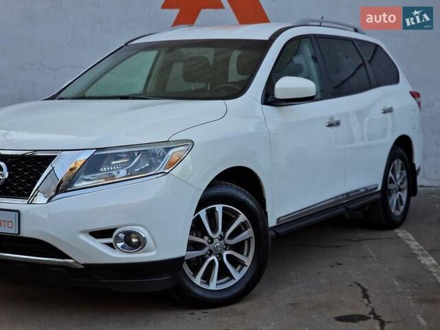 Білий Ніссан Патфайндер, об'ємом двигуна 2.5 л та пробігом 223 тис. км за 13490 $, фото 13 на Automoto.ua