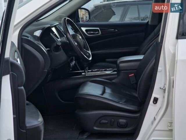 Білий Ніссан Патфайндер, об'ємом двигуна 2.5 л та пробігом 223 тис. км за 13490 $, фото 38 на Automoto.ua