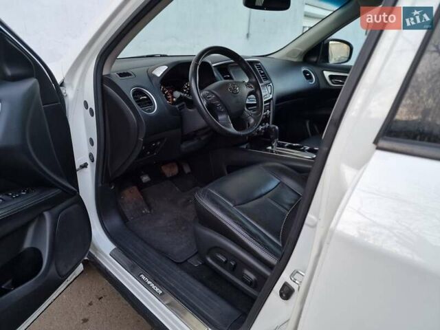 Білий Ніссан Патфайндер, об'ємом двигуна 2.5 л та пробігом 223 тис. км за 13490 $, фото 35 на Automoto.ua