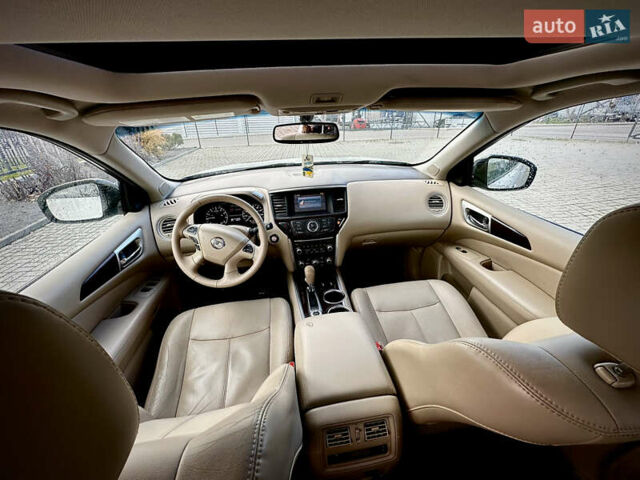 Белый Ниссан Патфайндер, объемом двигателя 2.5 л и пробегом 220 тыс. км за 11900 $, фото 16 на Automoto.ua