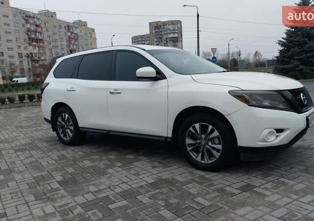 Белый Ниссан Патфайндер, объемом двигателя 3.5 л и пробегом 250 тыс. км за 12700 $, фото 10 на Automoto.ua