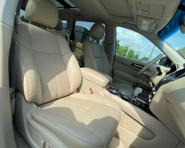 Белый Ниссан Патфайндер, объемом двигателя 2.5 л и пробегом 143 тыс. км за 12600 $, фото 26 на Automoto.ua