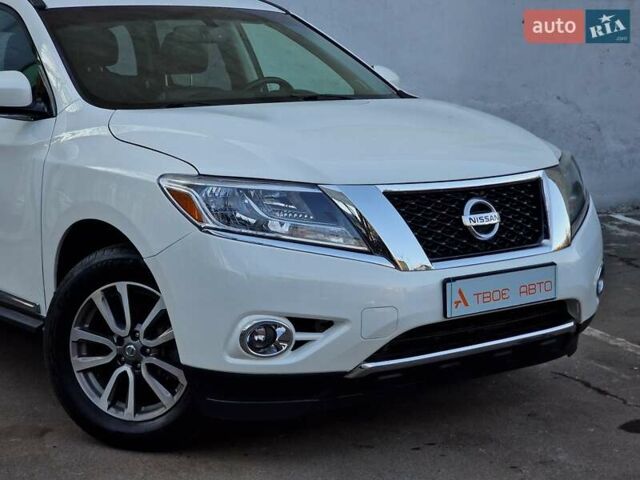 Білий Ніссан Патфайндер, об'ємом двигуна 2.5 л та пробігом 223 тис. км за 13490 $, фото 10 на Automoto.ua