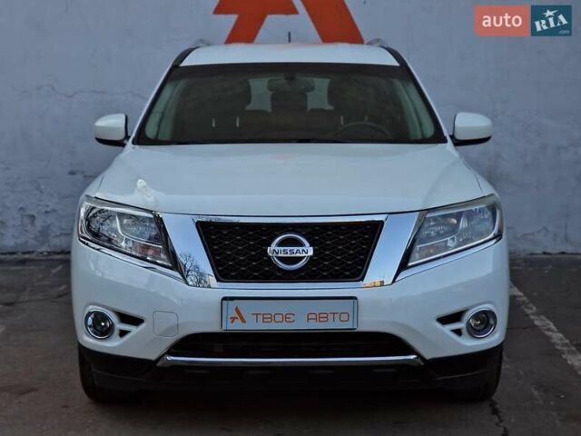 Білий Ніссан Патфайндер, об'ємом двигуна 2.5 л та пробігом 223 тис. км за 13490 $, фото 2 на Automoto.ua