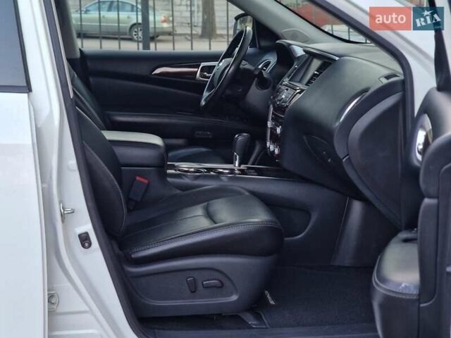 Білий Ніссан Патфайндер, об'ємом двигуна 2.5 л та пробігом 223 тис. км за 13490 $, фото 40 на Automoto.ua