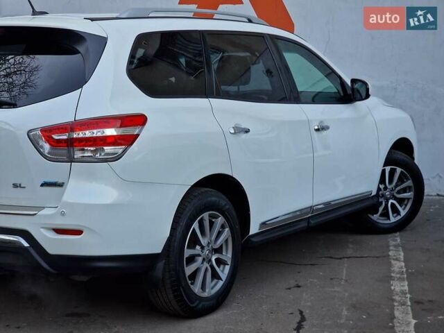 Білий Ніссан Патфайндер, об'ємом двигуна 2.5 л та пробігом 223 тис. км за 13490 $, фото 22 на Automoto.ua