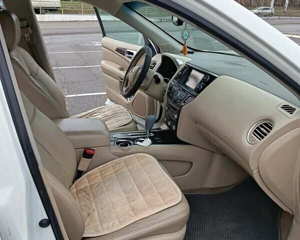 Білий Ніссан Патфайндер, об'ємом двигуна 3.5 л та пробігом 248 тис. км за 13000 $, фото 18 на Automoto.ua