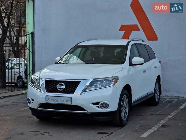 Білий Ніссан Патфайндер, об'ємом двигуна 2.5 л та пробігом 223 тис. км за 13490 $, фото 4 на Automoto.ua