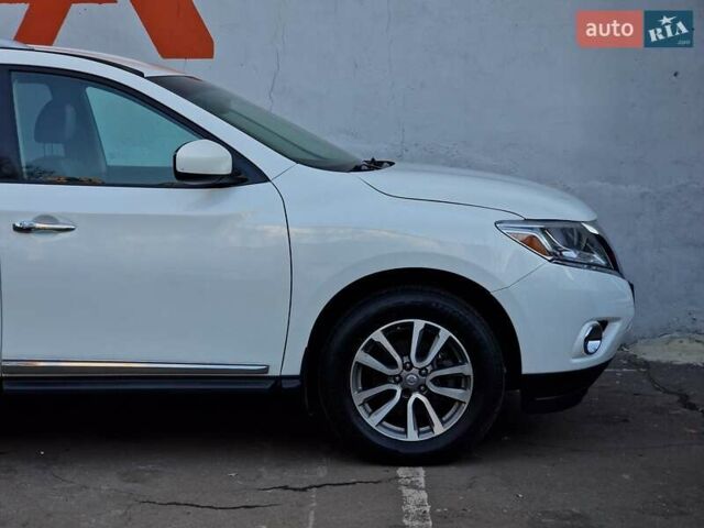 Білий Ніссан Патфайндер, об'ємом двигуна 2.5 л та пробігом 223 тис. км за 13490 $, фото 19 на Automoto.ua