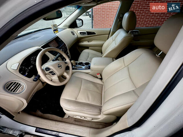 Белый Ниссан Патфайндер, объемом двигателя 2.5 л и пробегом 220 тыс. км за 11900 $, фото 11 на Automoto.ua