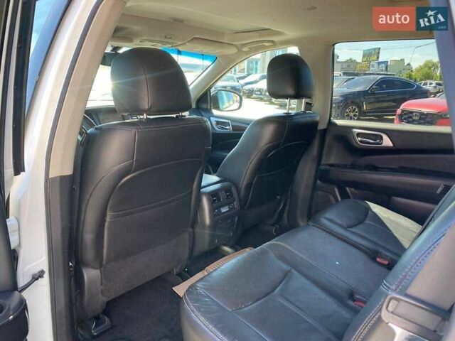 Белый Ниссан Патфайндер, объемом двигателя 2.5 л и пробегом 254 тыс. км за 13500 $, фото 21 на Automoto.ua