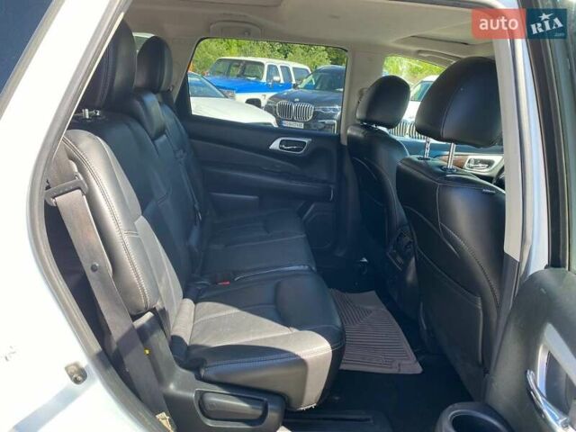 Белый Ниссан Патфайндер, объемом двигателя 2.5 л и пробегом 254 тыс. км за 13500 $, фото 23 на Automoto.ua