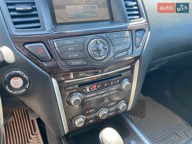 Белый Ниссан Патфайндер, объемом двигателя 2.5 л и пробегом 254 тыс. км за 13500 $, фото 16 на Automoto.ua