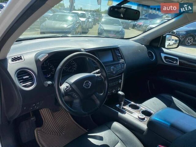 Белый Ниссан Патфайндер, объемом двигателя 2.5 л и пробегом 254 тыс. км за 13500 $, фото 10 на Automoto.ua