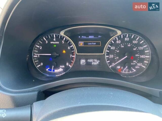 Белый Ниссан Патфайндер, объемом двигателя 2.5 л и пробегом 254 тыс. км за 13500 $, фото 14 на Automoto.ua