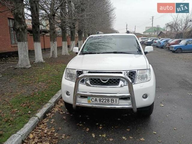 Білий Ніссан Патфайндер, об'ємом двигуна 3 л та пробігом 153 тис. км за 21000 $, фото 10 на Automoto.ua