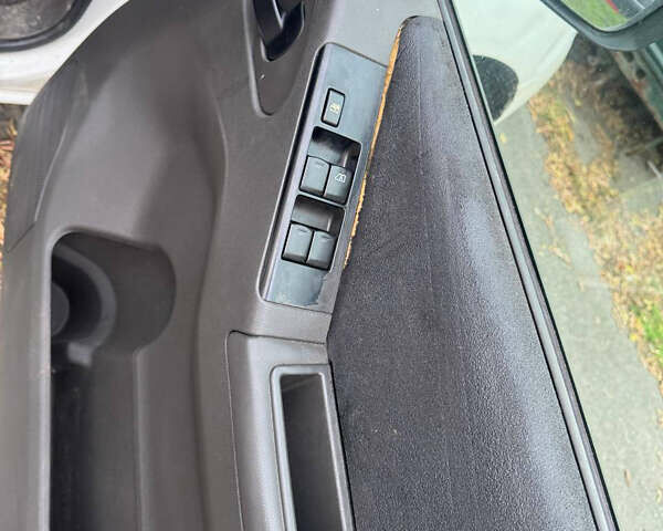 Ниссан Патфайндер 2014 в Киеве на Automoto.ua Белый Ниссан Патфайндер, объемом двигателя 2.5 л и пробегом 150 тыс. км за 6000 $, фото 10 на Automoto.ua