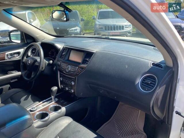 Белый Ниссан Патфайндер, объемом двигателя 2.5 л и пробегом 254 тыс. км за 13500 $, фото 8 на Automoto.ua