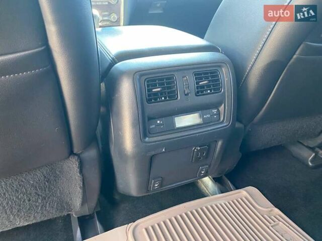 Белый Ниссан Патфайндер, объемом двигателя 2.5 л и пробегом 254 тыс. км за 13500 $, фото 22 на Automoto.ua