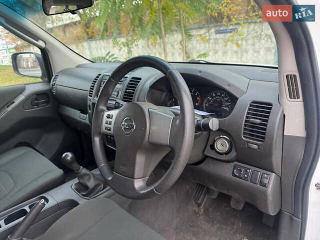 Ниссан Патфайндер 2014 в Киеве на Automoto.ua Белый Ниссан Патфайндер, объемом двигателя 2.5 л и пробегом 150 тыс. км за 6000 $, фото 9 на Automoto.ua