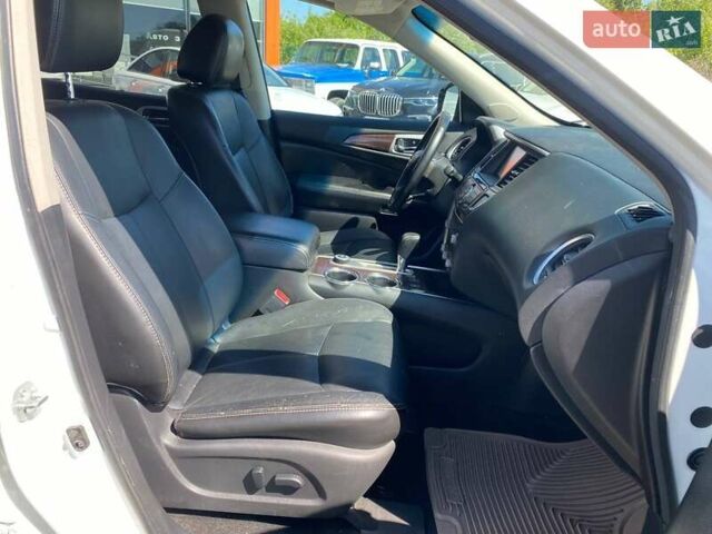 Белый Ниссан Патфайндер, объемом двигателя 2.5 л и пробегом 254 тыс. км за 13500 $, фото 25 на Automoto.ua