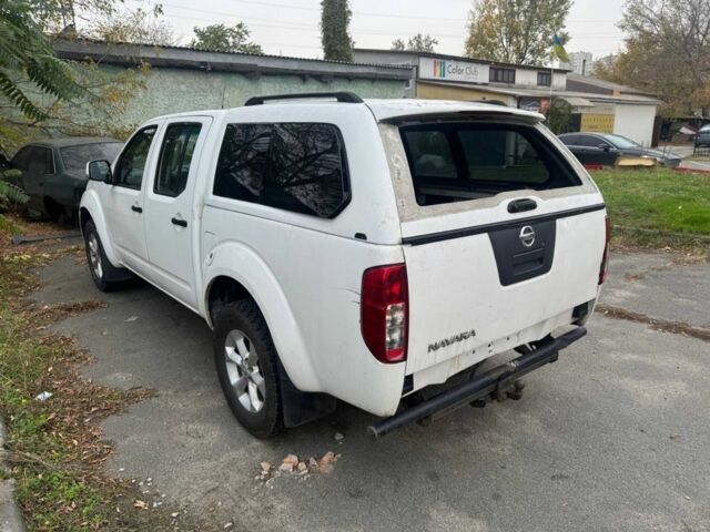 Ниссан Патфайндер 2014 в Киеве на Automoto.ua Белый Ниссан Патфайндер, объемом двигателя 2.5 л и пробегом 150 тыс. км за 6000 $, фото 7 на Automoto.ua