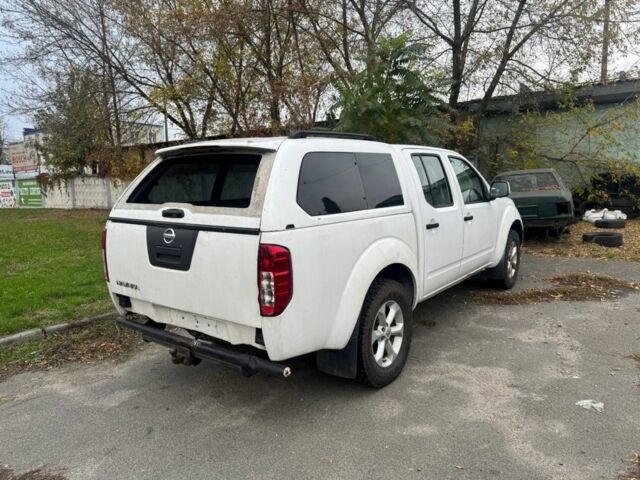 Ниссан Патфайндер 2014 в Киеве на Automoto.ua Белый Ниссан Патфайндер, объемом двигателя 2.5 л и пробегом 150 тыс. км за 6000 $, фото 3 на Automoto.ua
