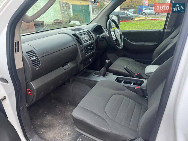 Ниссан Патфайндер 2014 в Киеве на Automoto.ua Белый Ниссан Патфайндер, объемом двигателя 2.5 л и пробегом 150 тыс. км за 6000 $, фото 4 на Automoto.ua