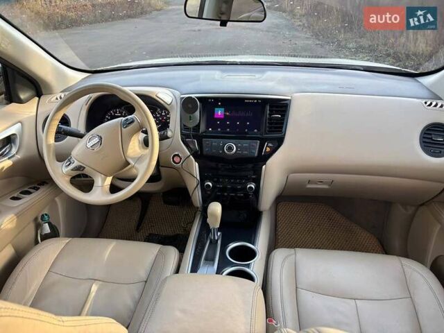 Білий Ніссан Патфайндер, об'ємом двигуна 3.5 л та пробігом 178 тис. км за 14700 $, фото 14 на Automoto.ua