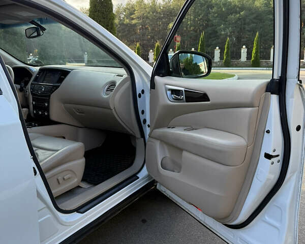 Белый Ниссан Патфайндер, объемом двигателя 3.5 л и пробегом 67 тыс. км за 15900 $, фото 41 на Automoto.ua