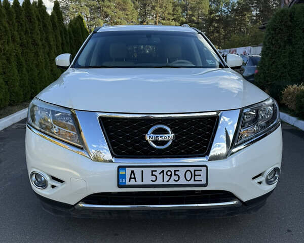 Белый Ниссан Патфайндер, объемом двигателя 3.5 л и пробегом 67 тыс. км за 15900 $, фото 2 на Automoto.ua