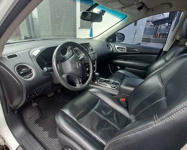 Белый Ниссан Патфайндер, объемом двигателя 3.5 л и пробегом 124 тыс. км за 13800 $, фото 8 на Automoto.ua