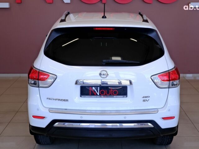 Белый Ниссан Патфайндер, объемом двигателя 3.5 л и пробегом 131 тыс. км за 10900 $, фото 5 на Automoto.ua