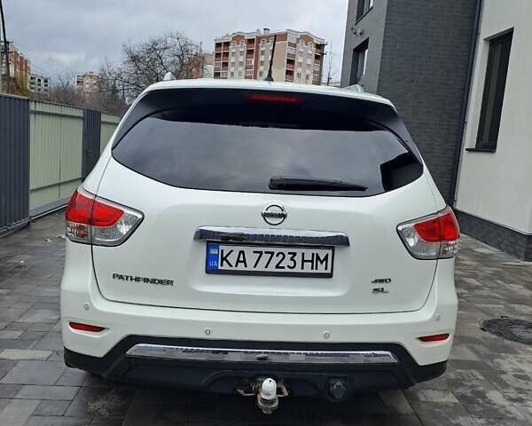 Белый Ниссан Патфайндер, объемом двигателя 3.5 л и пробегом 124 тыс. км за 13800 $, фото 5 на Automoto.ua