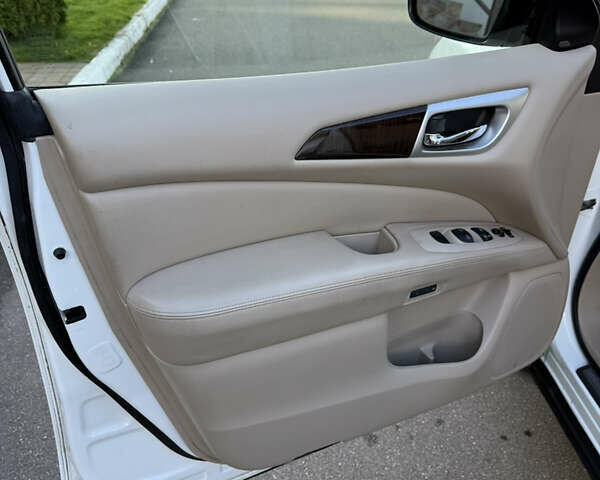 Белый Ниссан Патфайндер, объемом двигателя 3.5 л и пробегом 67 тыс. км за 15900 $, фото 19 на Automoto.ua