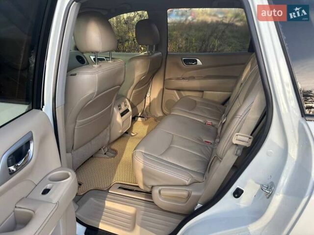 Білий Ніссан Патфайндер, об'ємом двигуна 3.5 л та пробігом 178 тис. км за 14700 $, фото 15 на Automoto.ua