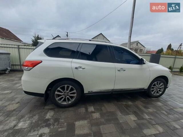 Белый Ниссан Патфайндер, объемом двигателя 3.5 л и пробегом 124 тыс. км за 13800 $, фото 4 на Automoto.ua