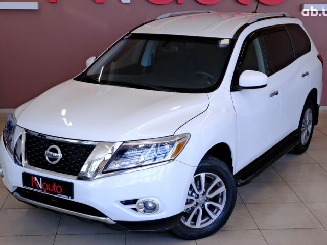 Белый Ниссан Патфайндер, объемом двигателя 3.5 л и пробегом 131 тыс. км за 10900 $, фото 1 на Automoto.ua