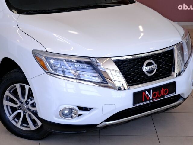 Белый Ниссан Патфайндер, объемом двигателя 3.5 л и пробегом 131 тыс. км за 10900 $, фото 2 на Automoto.ua