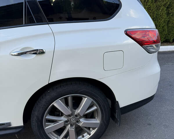 Белый Ниссан Патфайндер, объемом двигателя 3.5 л и пробегом 67 тыс. км за 15900 $, фото 8 на Automoto.ua