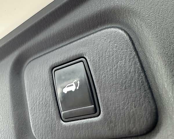 Белый Ниссан Патфайндер, объемом двигателя 3.5 л и пробегом 124 тыс. км за 13700 $, фото 19 на Automoto.ua