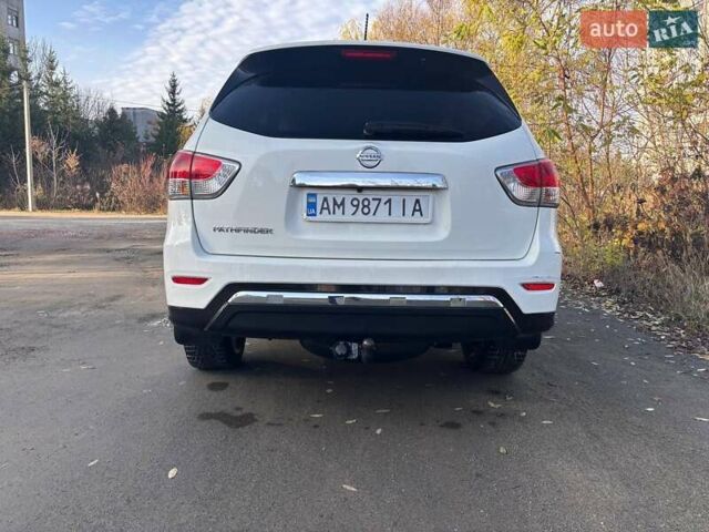Білий Ніссан Патфайндер, об'ємом двигуна 3.5 л та пробігом 178 тис. км за 14700 $, фото 7 на Automoto.ua