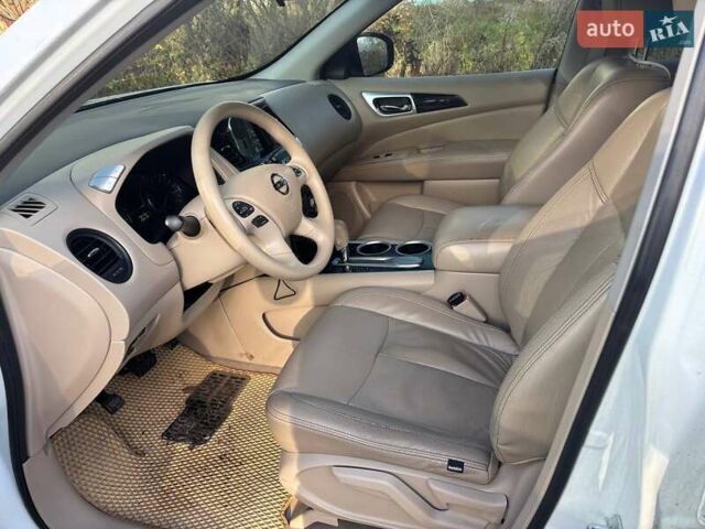 Білий Ніссан Патфайндер, об'ємом двигуна 3.5 л та пробігом 178 тис. км за 14700 $, фото 13 на Automoto.ua